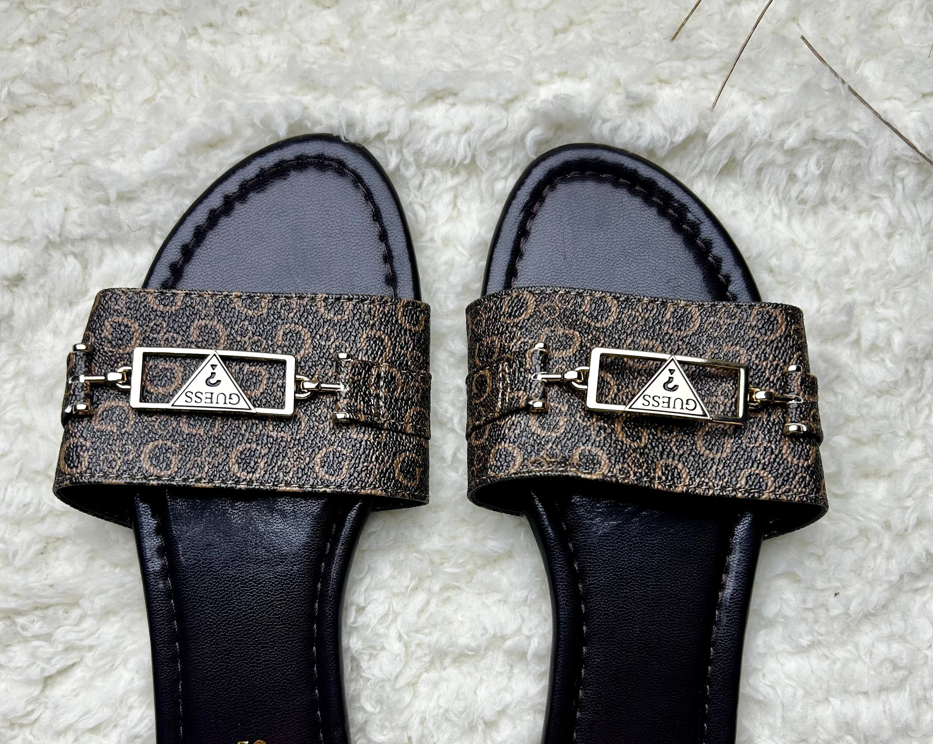 Sandalias T: 6 Guess