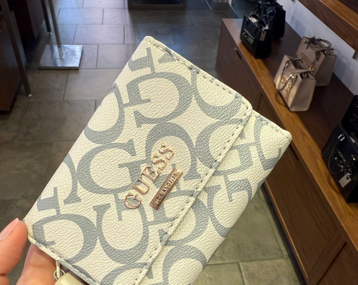 Billetera Celeste Guess
