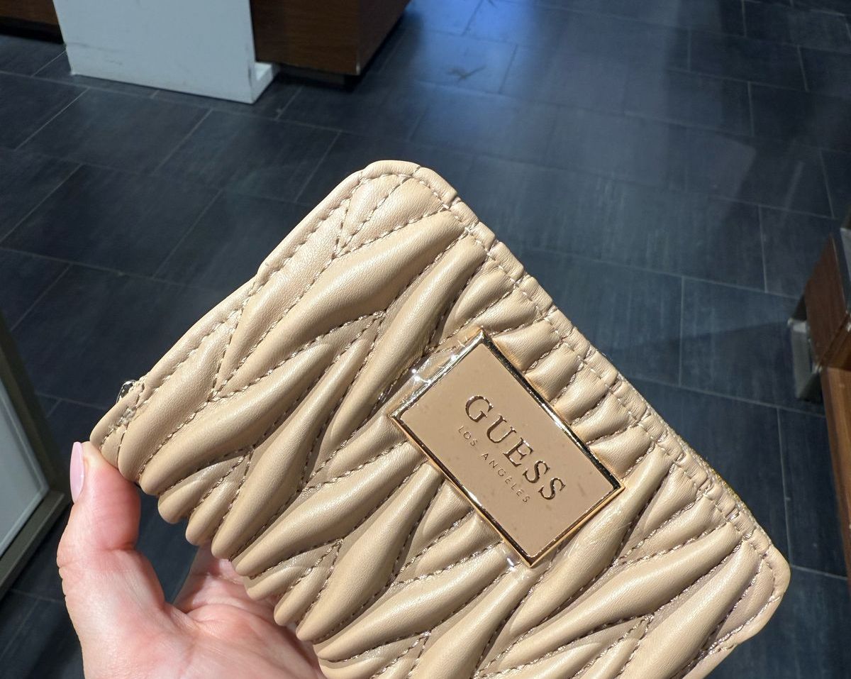 Billetera Beige Guess