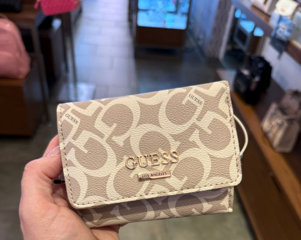 Billetera Beige Guess