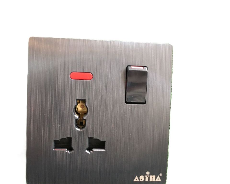 Astha Single Socket-Curve
